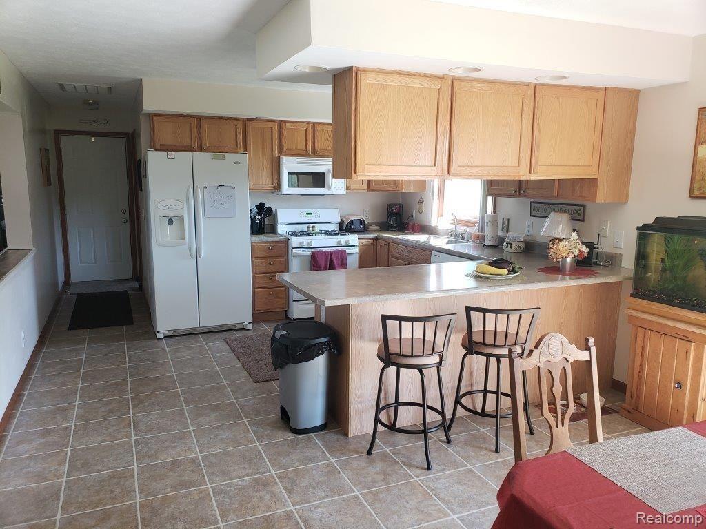 6760 Fostoria Road Otter Lake, MI 48464 - Photo 17 of 44 Kitchen (4)