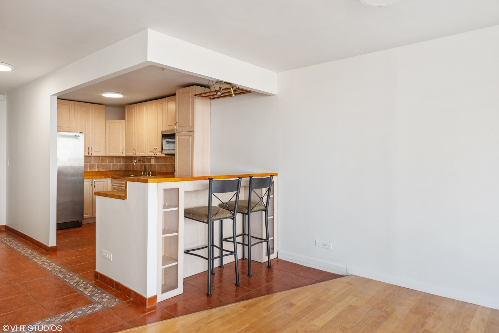 720 West Gordon Terrace, Unit 7D Chicago, IL 60613 - Photo 4 of 15
