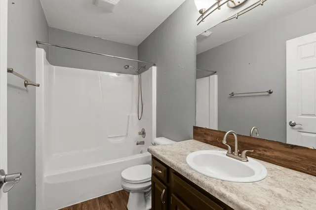 $237,500 | 606 Cedar Drive, St. Joseph, IL 61873