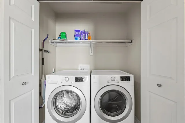 $237,500 | 606 Cedar Drive, St. Joseph, IL 61873