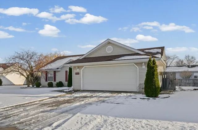 $237,500 | 606 Cedar Drive, St. Joseph, IL 61873