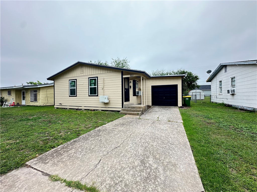 921 Oak Street Taft, TX 78390 - Photo 2 of 26