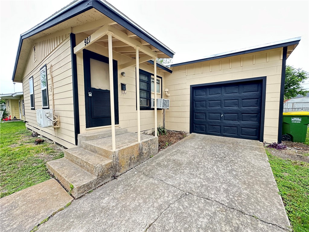 921 Oak Street Taft, TX 78390 - Photo 3 of 26