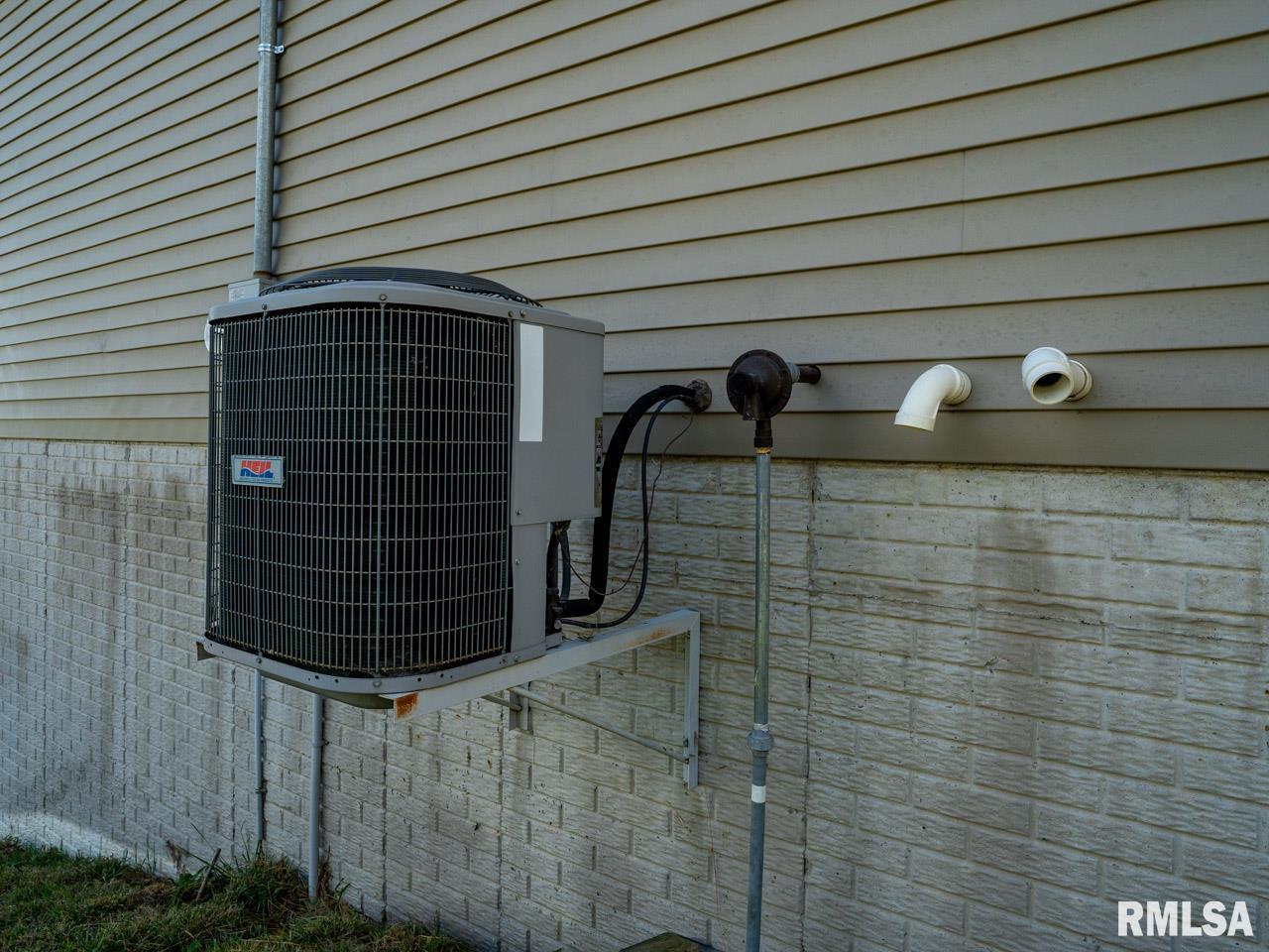 2469 85th Avenue Viola, IL 61486 - Photo 55 of 82