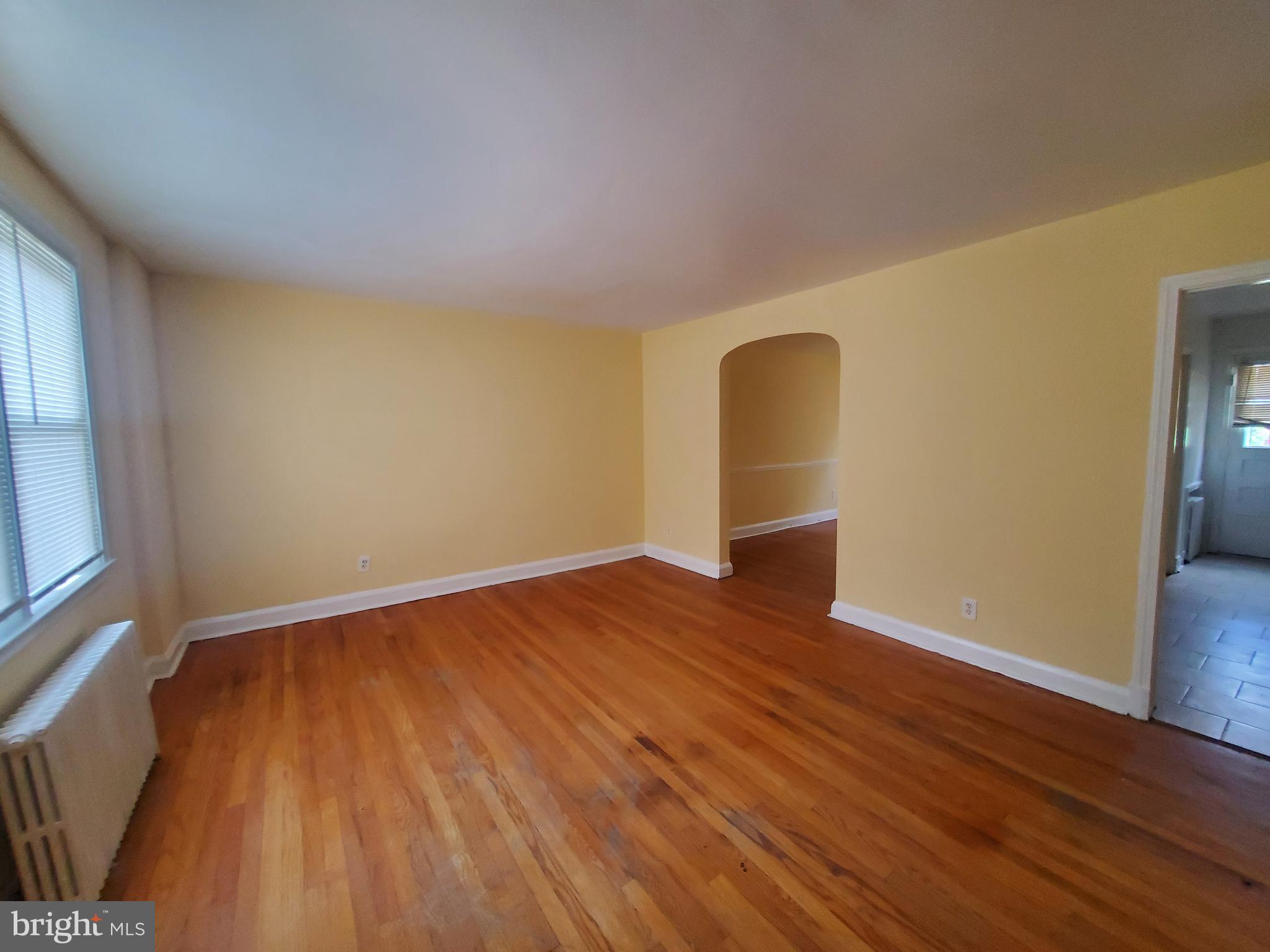 806 Wildwood Parkway Baltimore, MD 21229 - Photo 3 of 15