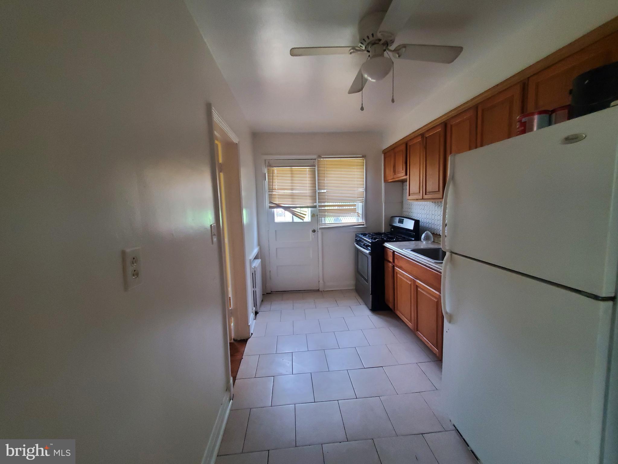 806 Wildwood Parkway Baltimore, MD 21229 - Photo 6 of 15