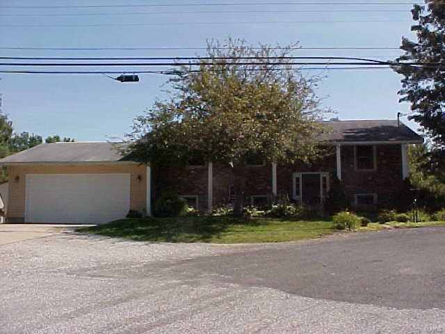 3703 Humbert Road Alton, IL 62002 - Photo 1 of 61 Gallery Image 1