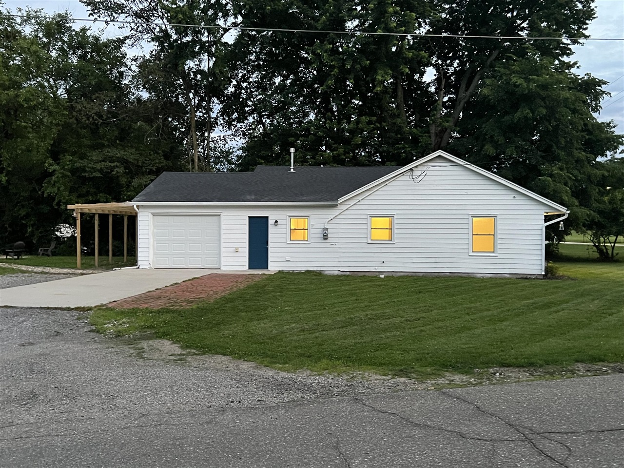 69225 Section Street Edwardsburg, MI 49112 - Photo 2 of 15