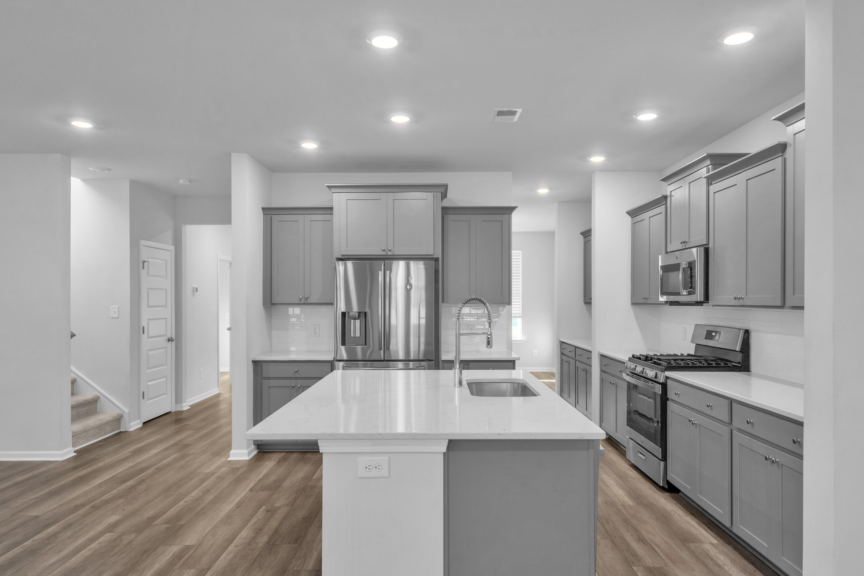 457 Richfield Way Summerville, SC 29486 - Photo 7 of 21 Kitchen