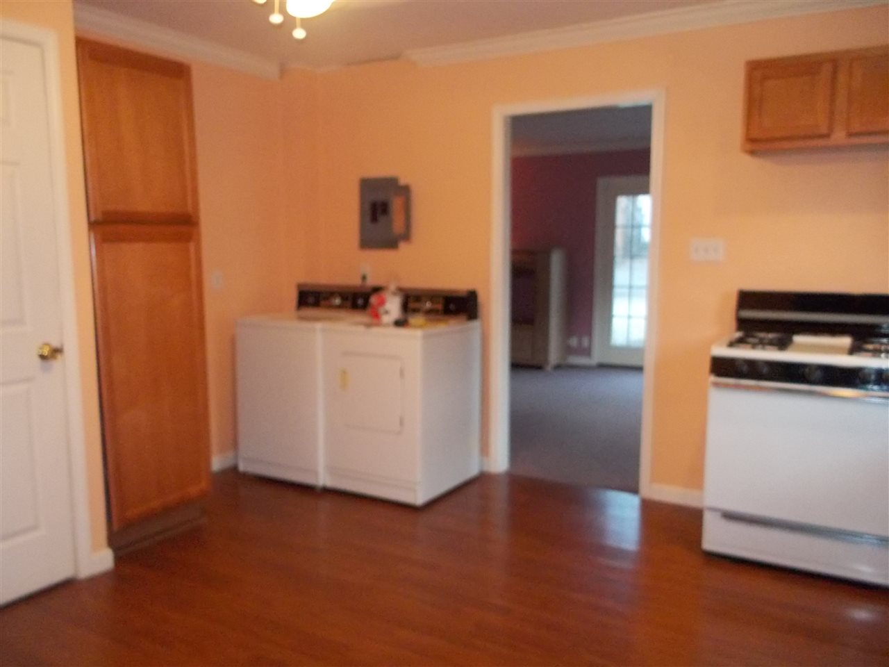 517 Hanover Road Evansville, IN 47710 - Photo 4 of 24 Gallery Image 4