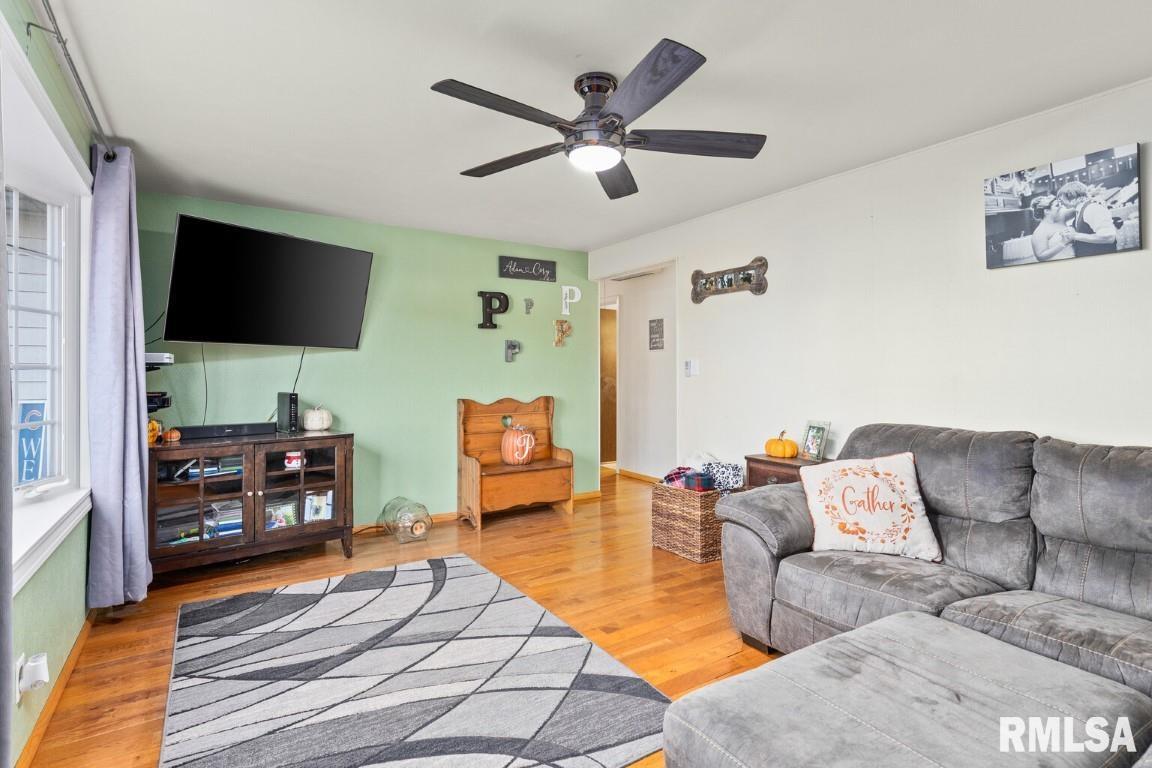 604 Cardinal Drive Washington, IL 61571 - Photo 5 of 27 Gallery Image 5