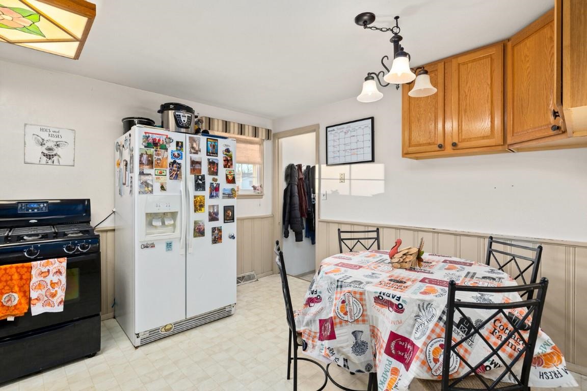 604 Cardinal Drive Washington, IL 61571 - Photo 7 of 27 Gallery Image 7