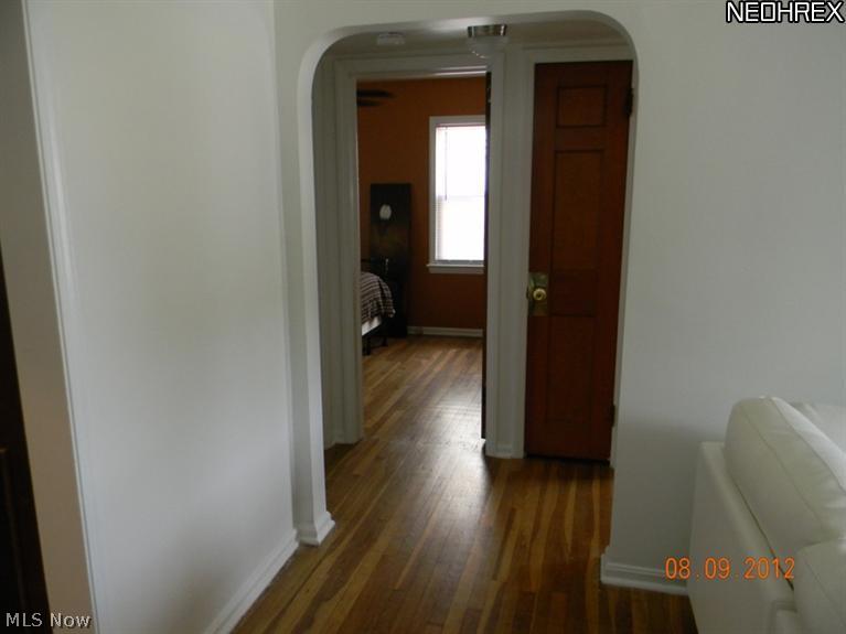 2310 Green Road Cleveland, OH 44121 - Photo 4 of 11