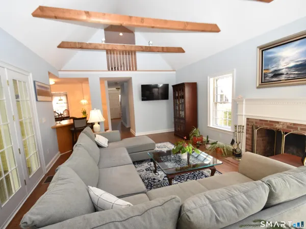 $689,000 | 253 Hurlburt Street, Glastonbury, CT 06033