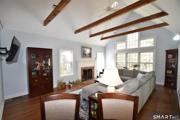 $689,000 | 253 Hurlburt Street, Glastonbury, CT 06033