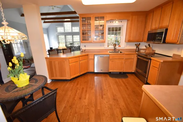 $689,000 | 253 Hurlburt Street, Glastonbury, CT 06033