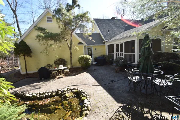 $689,000 | 253 Hurlburt Street, Glastonbury, CT 06033