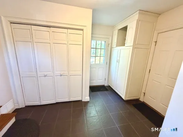 $689,000 | 253 Hurlburt Street, Glastonbury, CT 06033