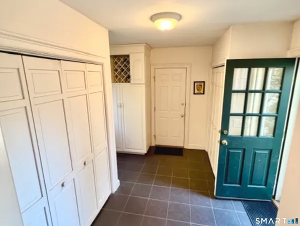 $689,000 | 253 Hurlburt Street, Glastonbury, CT 06033