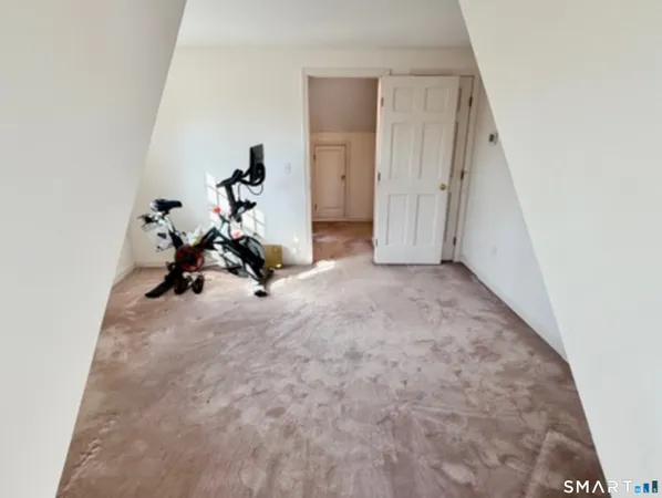 $689,000 | 253 Hurlburt Street, Glastonbury, CT 06033