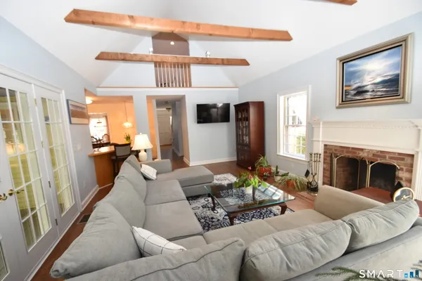 $689,000 | 253 Hurlburt Street, Glastonbury, CT 06033