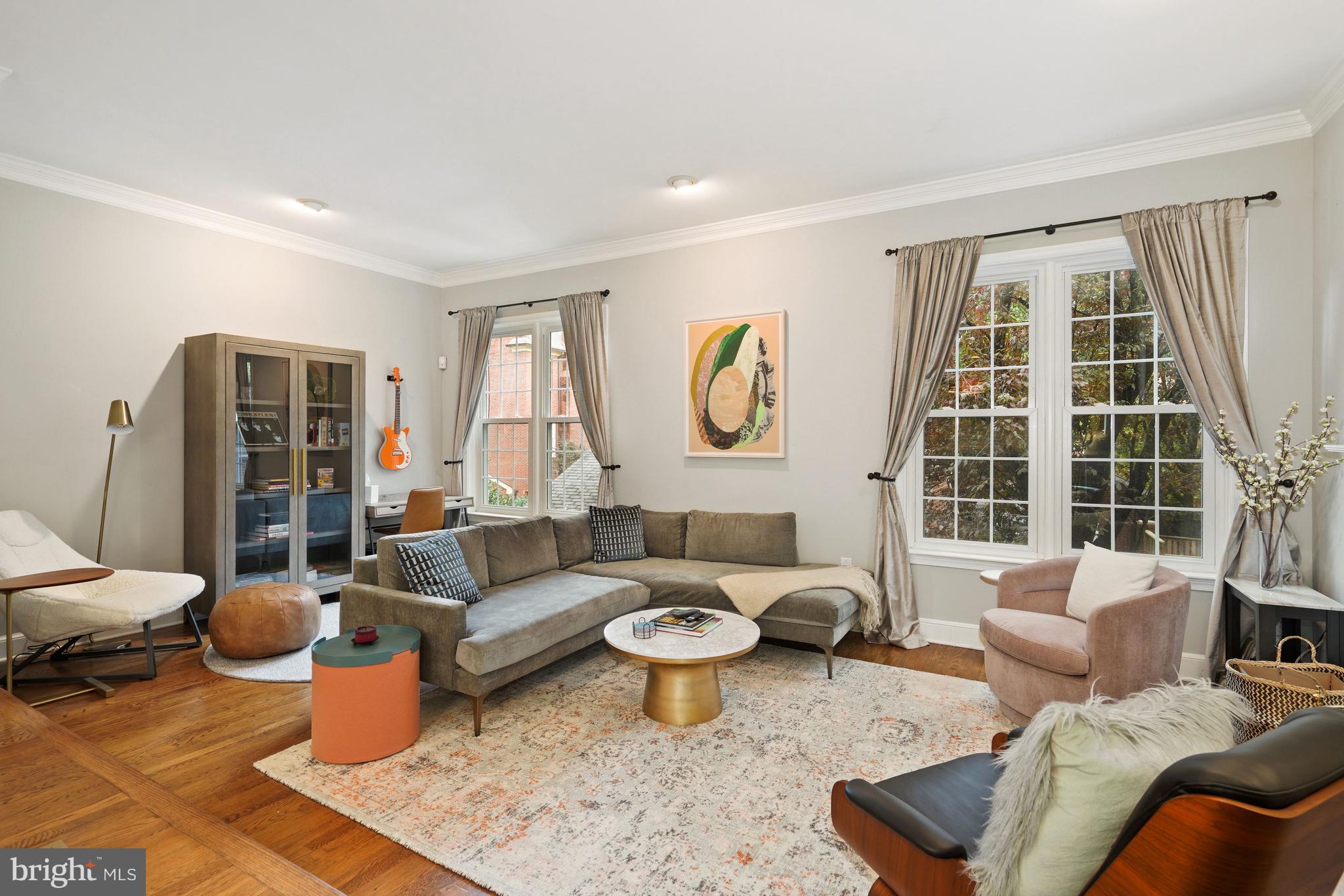 3644 Reservoir Road Northwest Washington, DC 20007 - Photo 10 of 28 Spacious Living Room