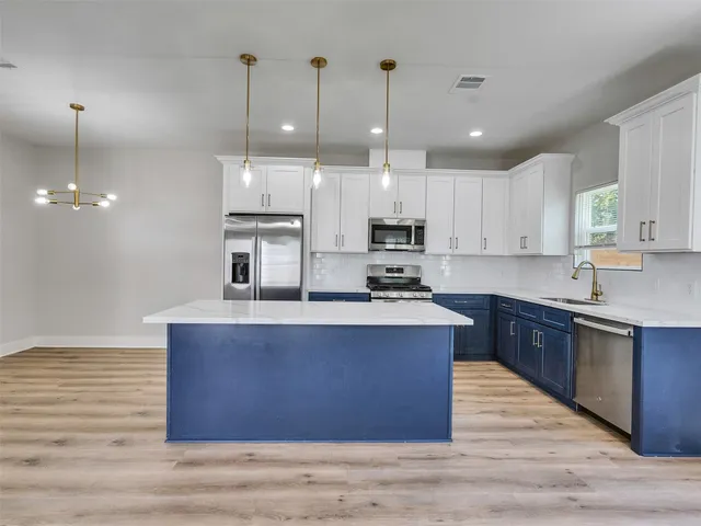 $2,000 | 4713 Talina Way, Unit B, Houston, TX 77041