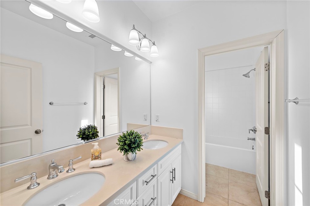 41 Lupari Irvine, CA 92618 - Photo 14 of 31