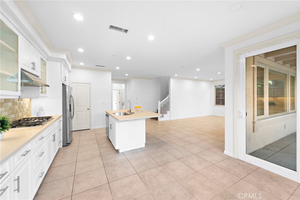 41 Lupari Irvine, CA 92618 - Photo 6 of 31