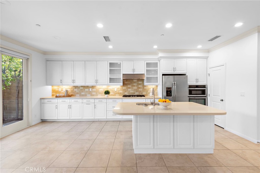 41 Lupari Irvine, CA 92618 - Photo 7 of 31