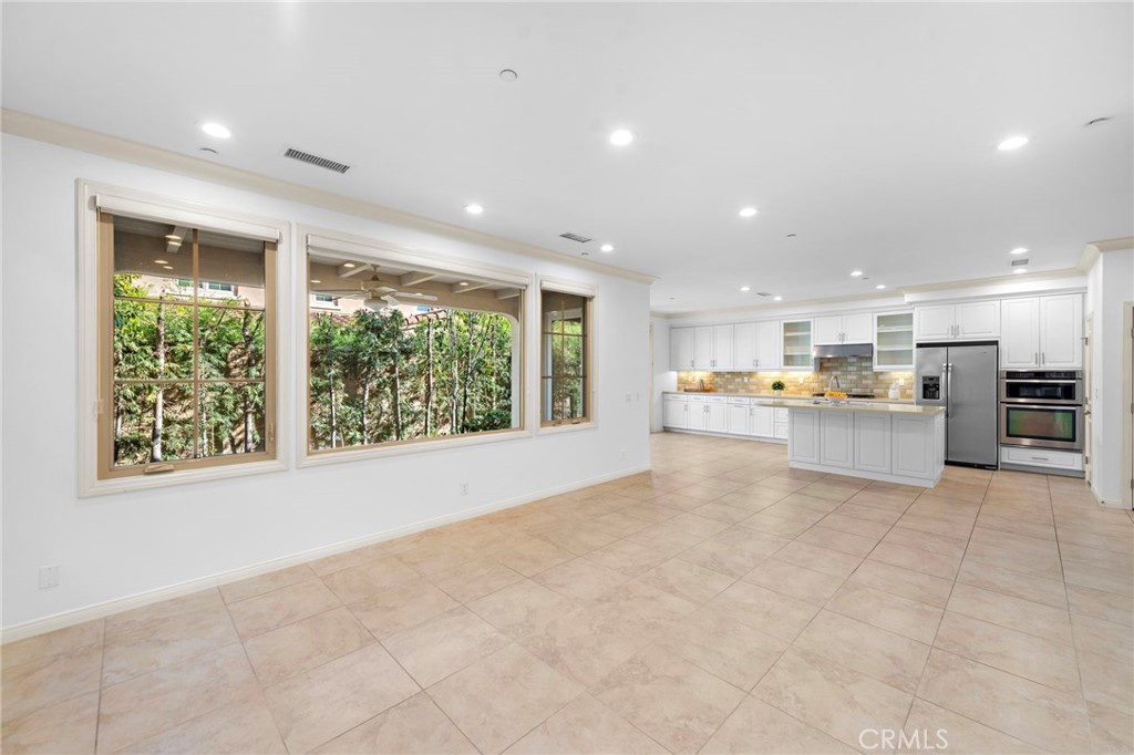 41 Lupari Irvine, CA 92618 - Photo 8 of 31