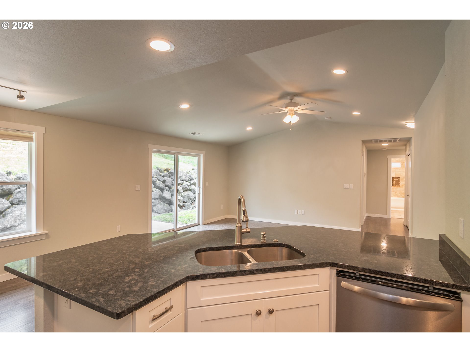 4509 Northeast Ridenour Street Winchester, OR 97495 - Photo 13 of 41