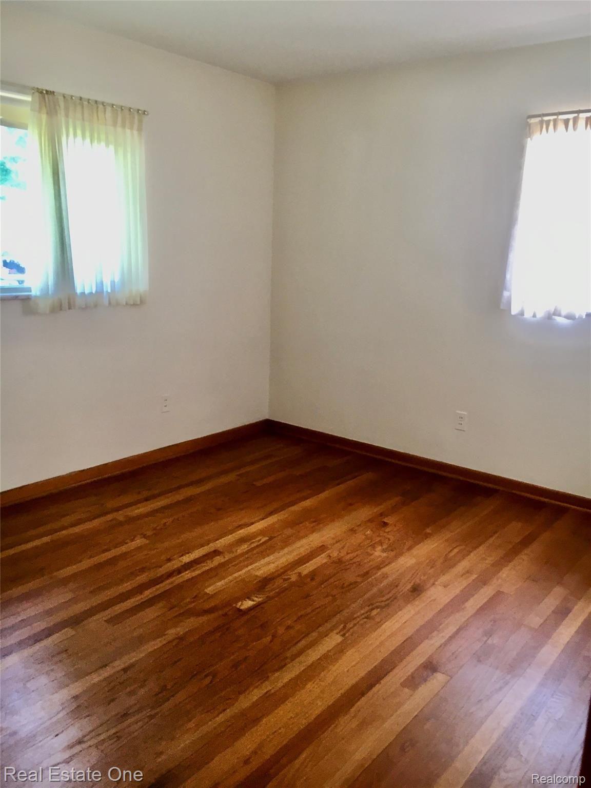 1027 West Webster Road Royal Oak, MI 48073 - Photo 9 of 19 D5D96B4B-FCDB-4150-981E-D9EFDE8B1FEC.jpeg