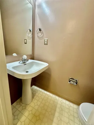 $3,200 | 66 Creekside Circle, Spring Valley, NY 10977