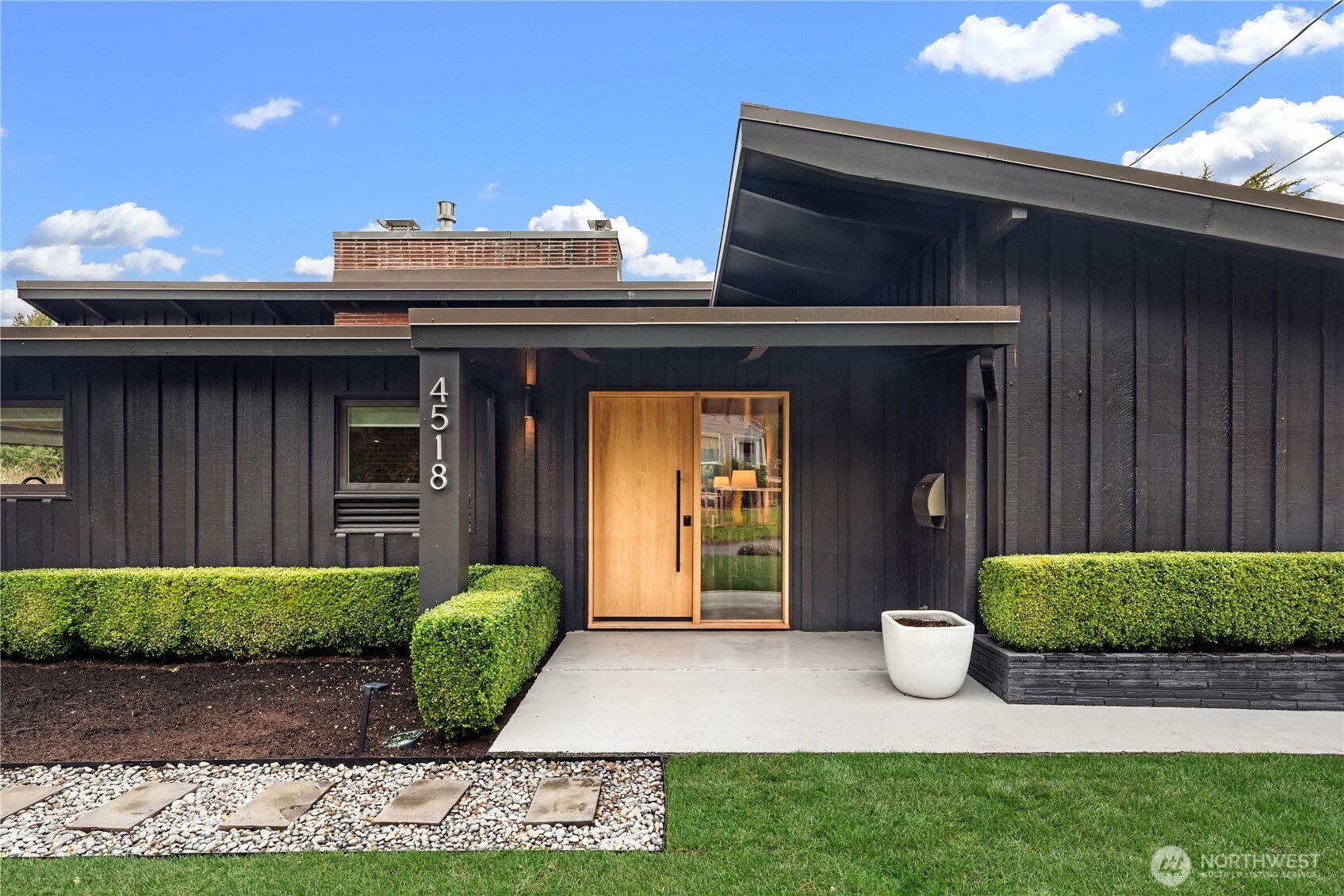 4518 Southwest Director Street Seattle, WA 98136 - Photo 4 of 40 Gallery Image 4