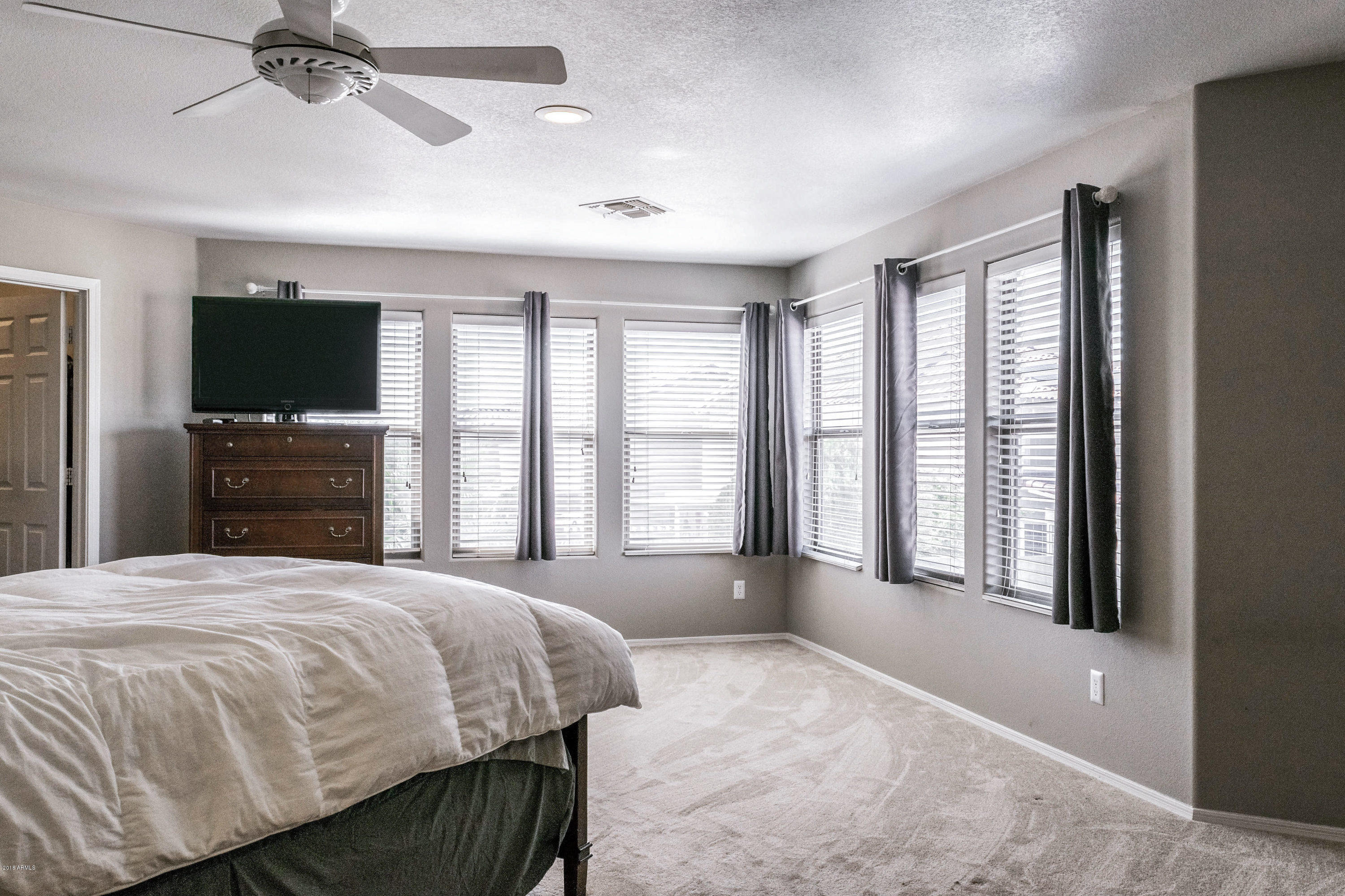 4044 East Rowel Road Phoenix, AZ 85050 - Photo 14 of 26 4044 E Ro-016-41-E Ro01716-MLS_Size