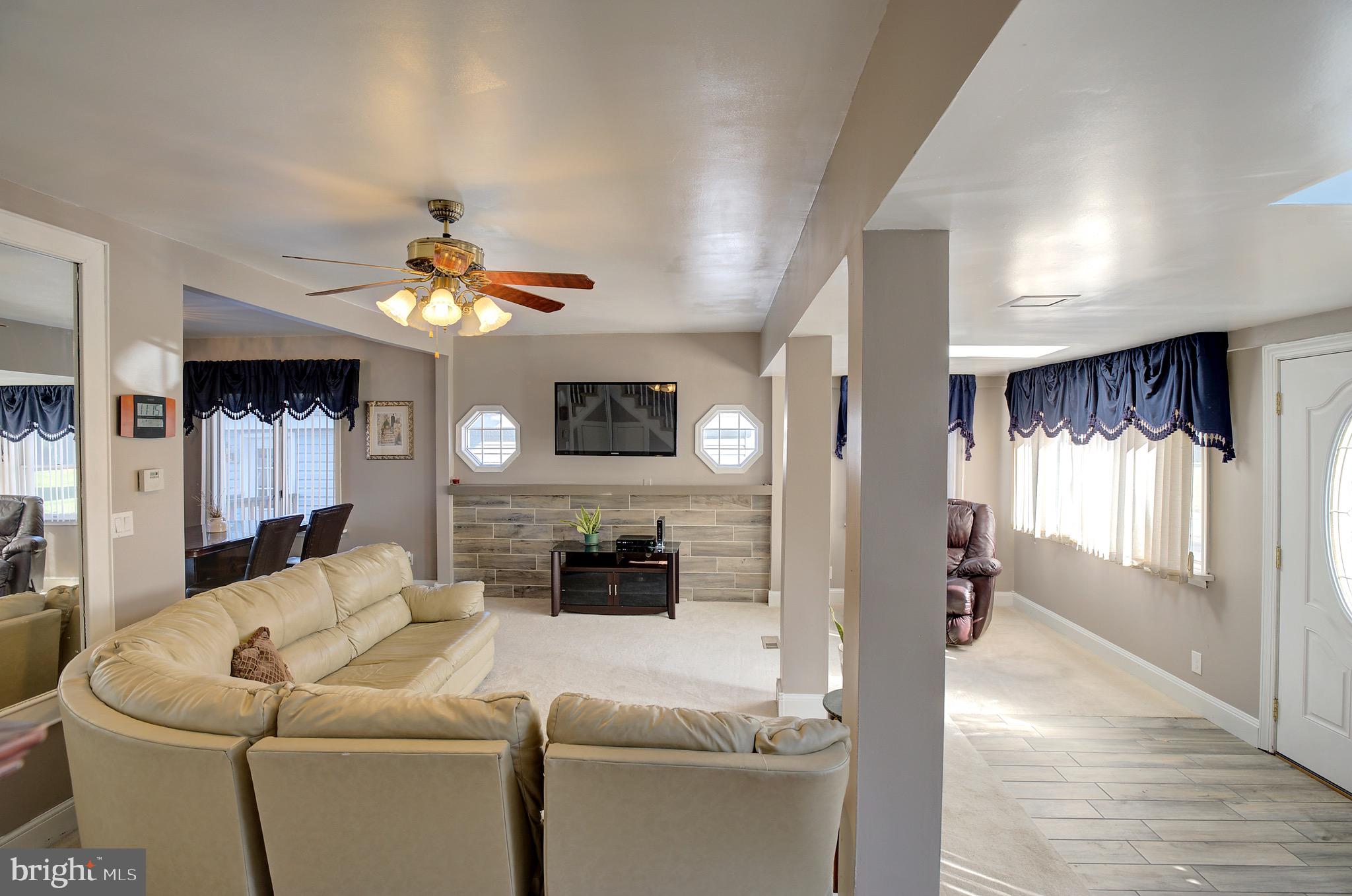 747 Newportville Road Croydon, PA 19021 - Photo 5 of 25 Gallery Image 5