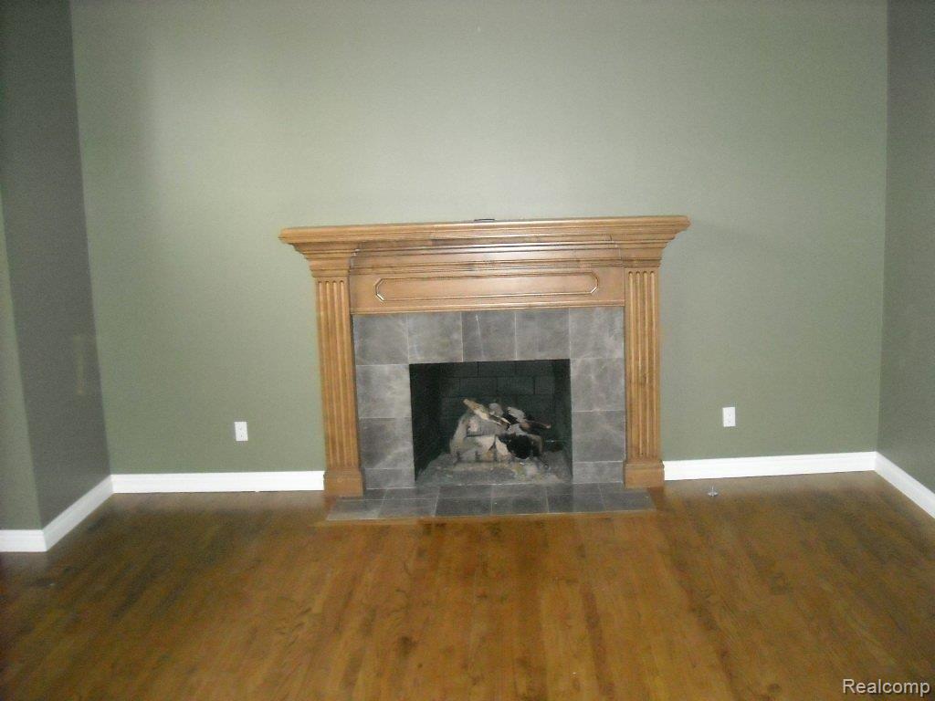 4705 Goodison Pl Drive Rochester, MI 48306 - Photo 4 of 18 396