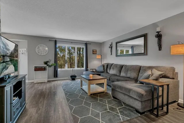 $325,000 | 920 5th Avenue East, Sartell, MN 56377