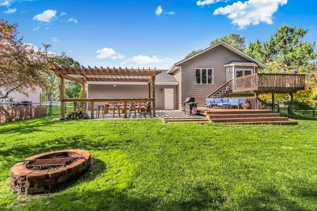 $325,000 | 920 5th Avenue East, Sartell, MN 56377