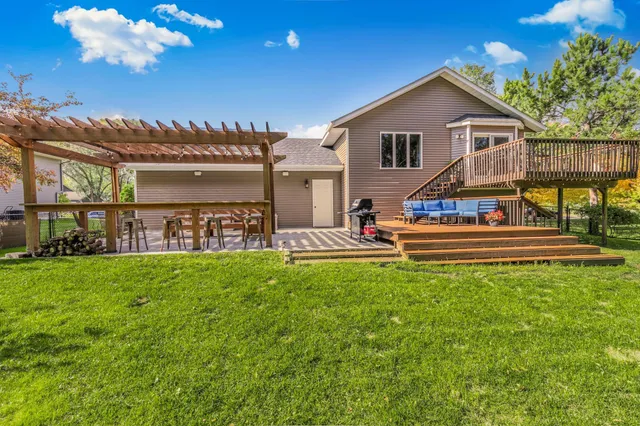 $325,000 | 920 5th Avenue East, Sartell, MN 56377