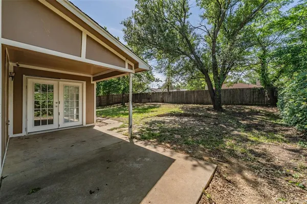 $2,100 | 3812 Indian Wells Drive, Arlington, TX 76017