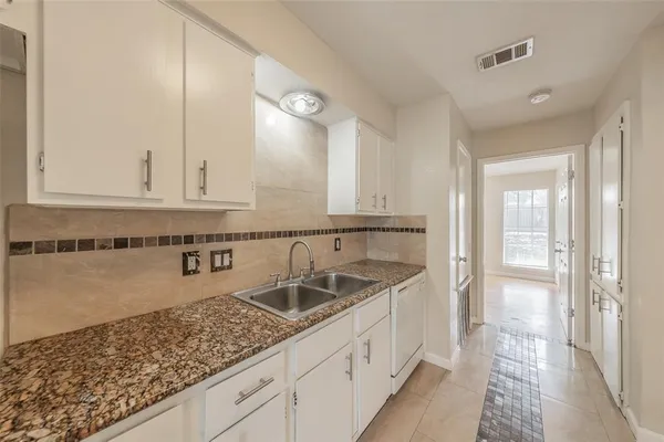 $2,100 | 3812 Indian Wells Drive, Arlington, TX 76017