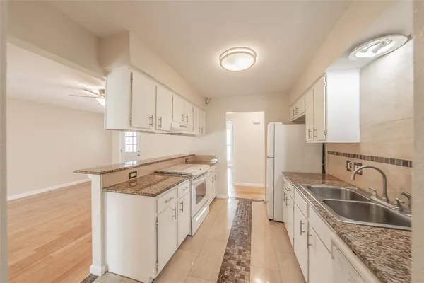 $2,100 | 3812 Indian Wells Drive, Arlington, TX 76017