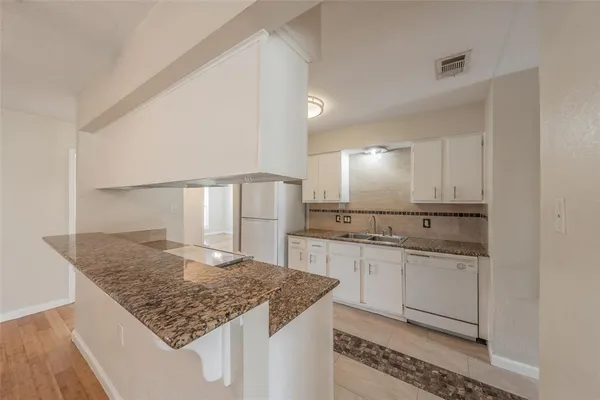 $2,100 | 3812 Indian Wells Drive, Arlington, TX 76017
