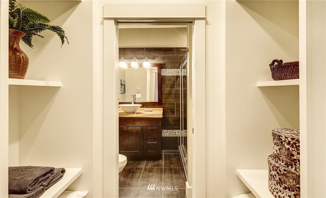 941 North 77th Street Seattle, WA 98103 - Photo 13 of 23 Gallery Image 13