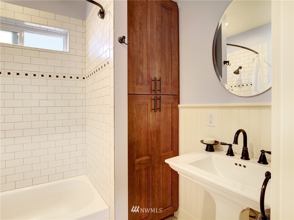 941 North 77th Street Seattle, WA 98103 - Photo 16 of 23 Gallery Image 16