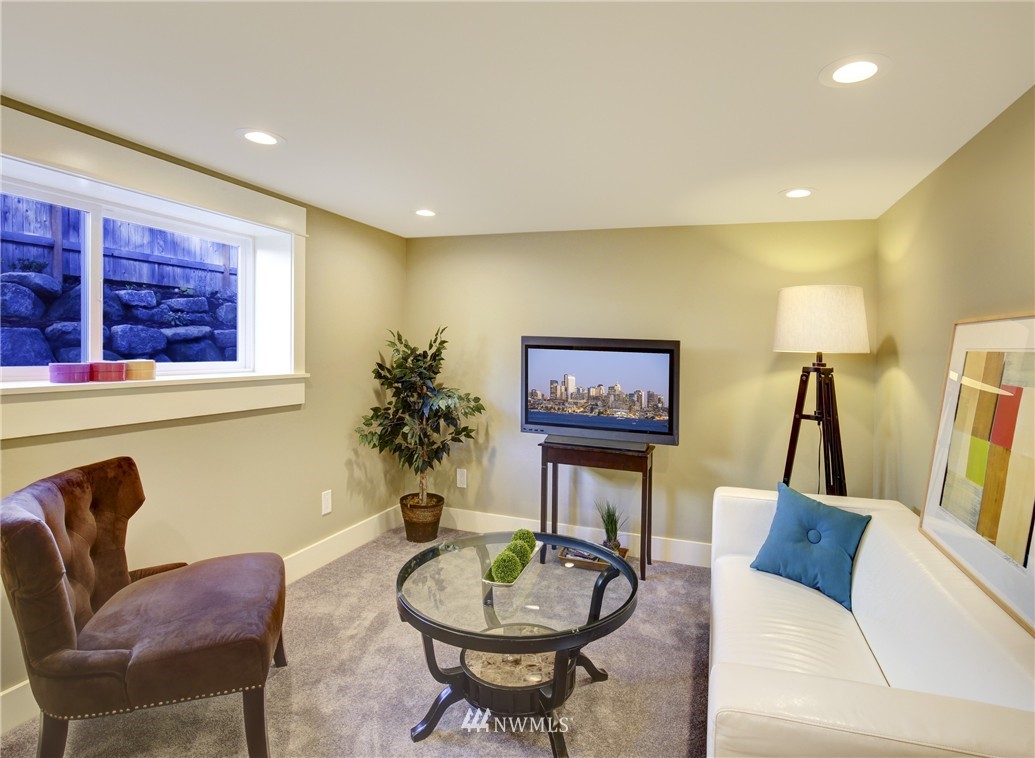 941 North 77th Street Seattle, WA 98103 - Photo 18 of 23 Gallery Image 18