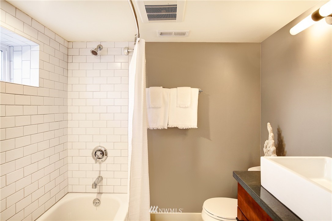 941 North 77th Street Seattle, WA 98103 - Photo 19 of 23 Gallery Image 19