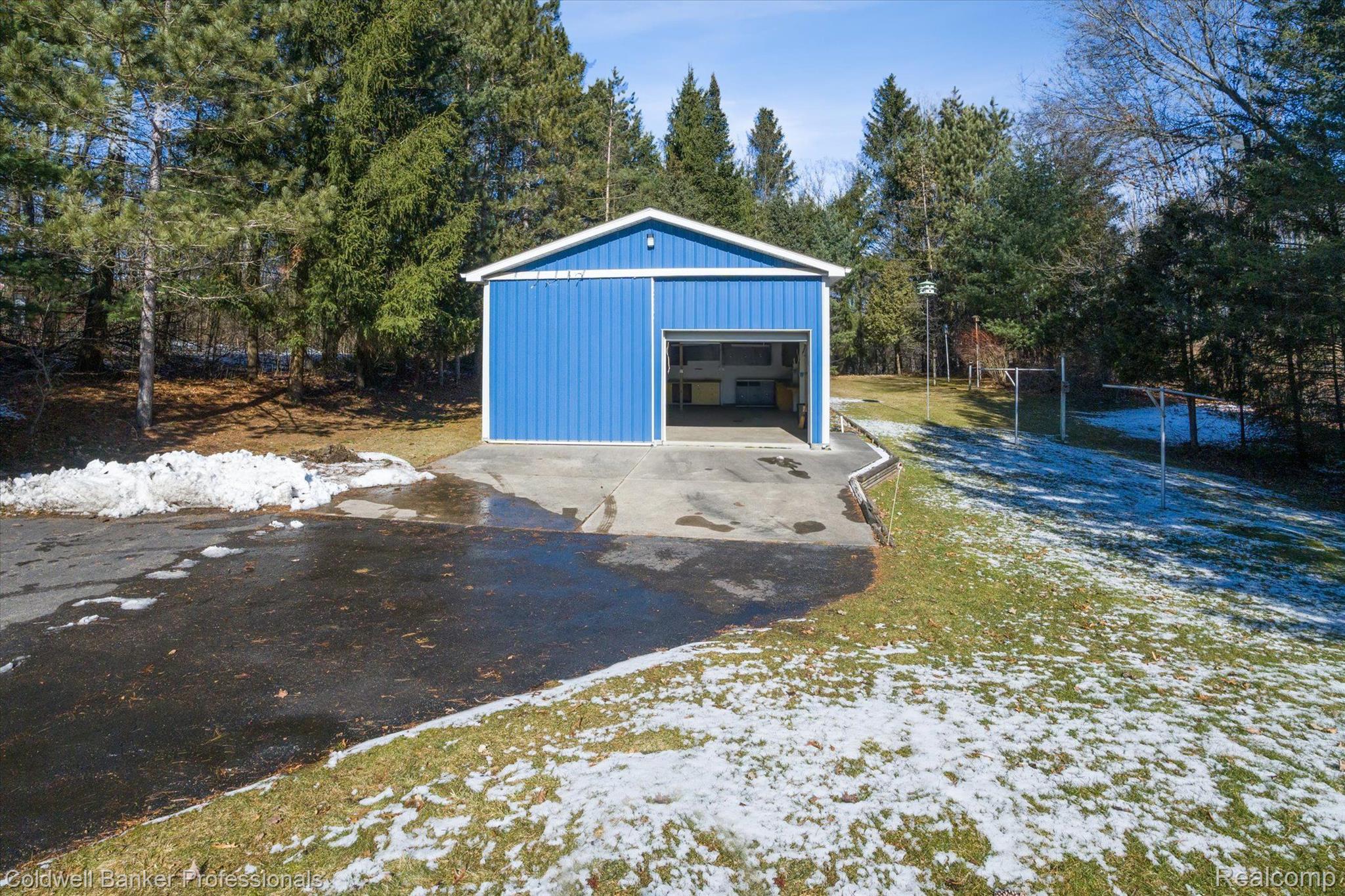 3407 South Fenton Road Holly, MI 48442 - Photo 38 of 44